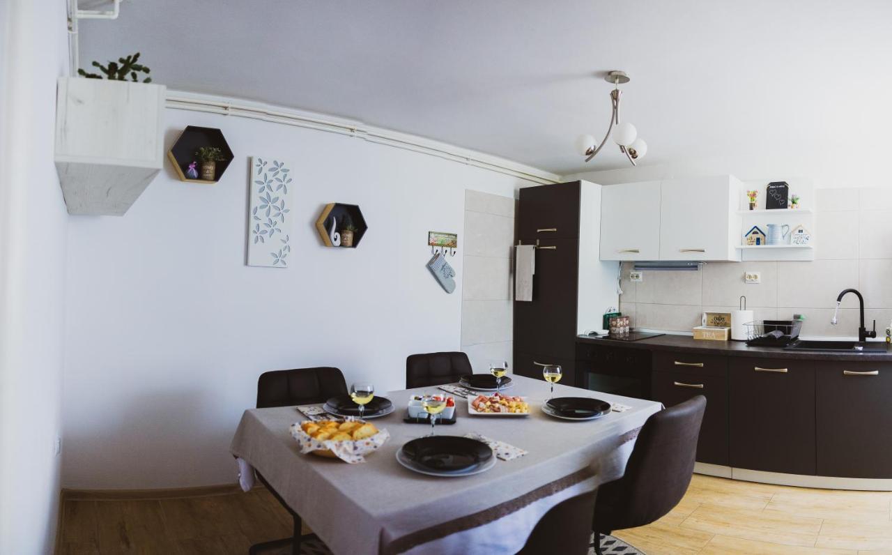 Soba I Apartman Dula Ogulin Exterior photo